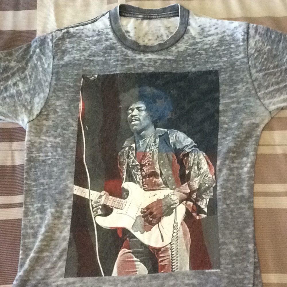 Tee shirt